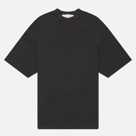 фото Женская футболка fear of god essentials signature 90's fit, цвет чёрный, размер xs