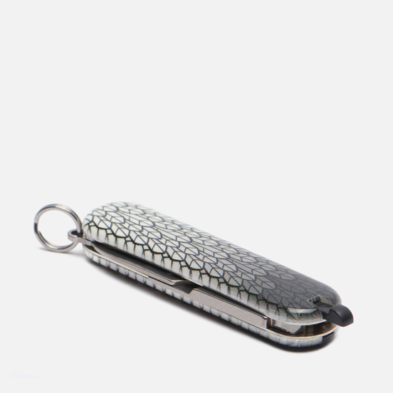 Карманный нож Victorinox Classic Eagle Flight Grey