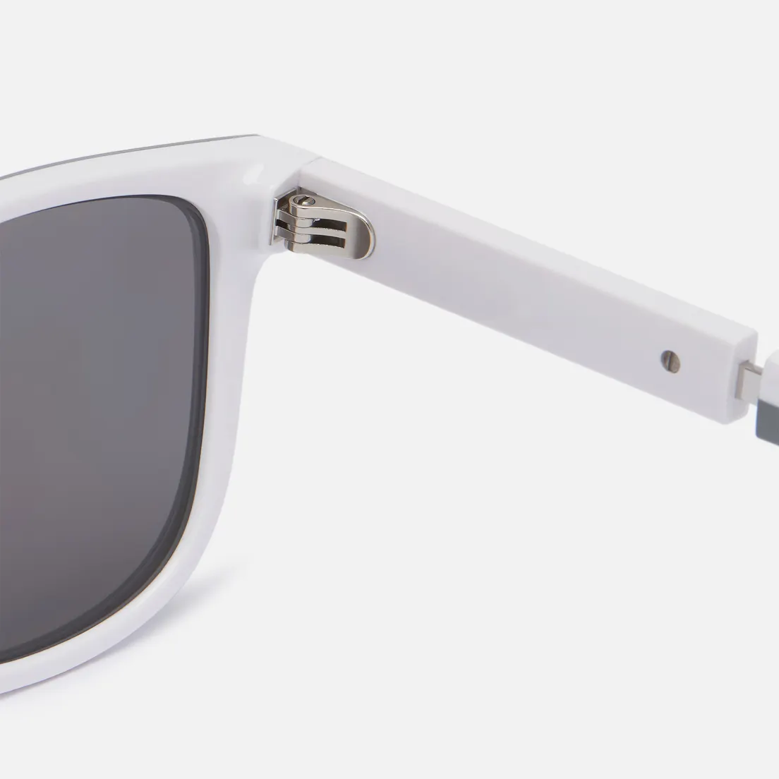 Prada Linea Rossa Солнцезащитные очки 04XS-04S04L Polarized