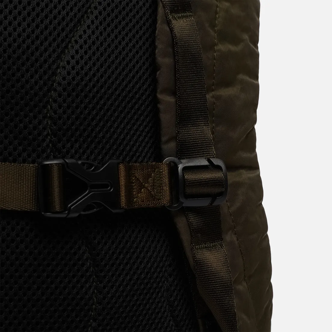 C.P. Company Рюкзак Nylon Satin Garment Dyed Travel