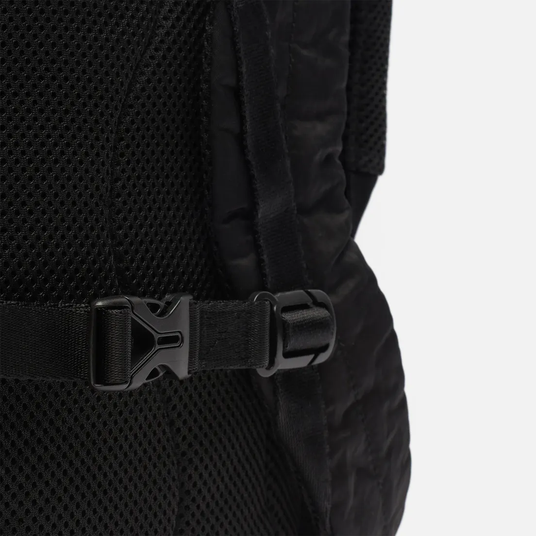C.P. Company Рюкзак Nylon Satin Garment Dyed Travel