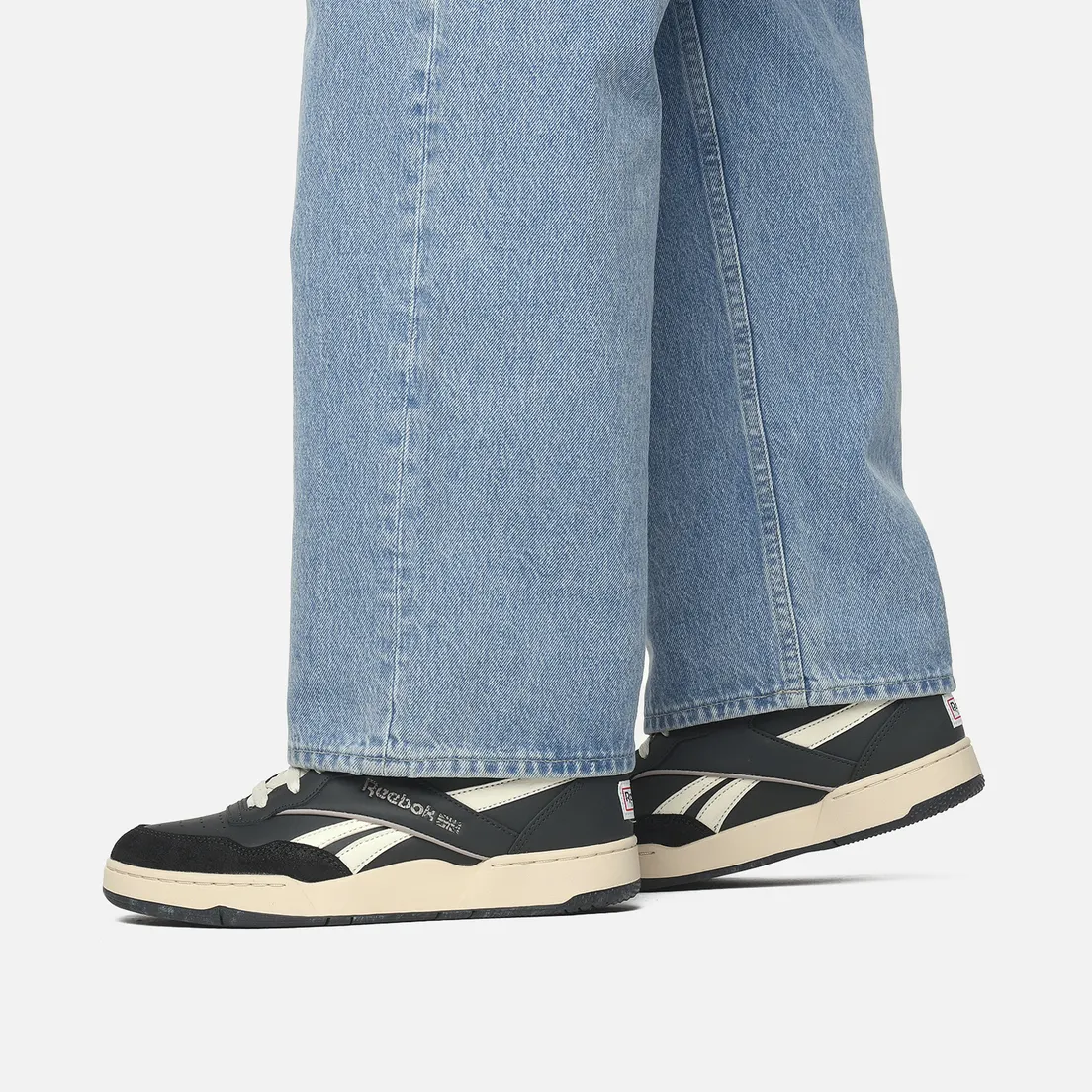 Reebok Кроссовки BB 4000 II
