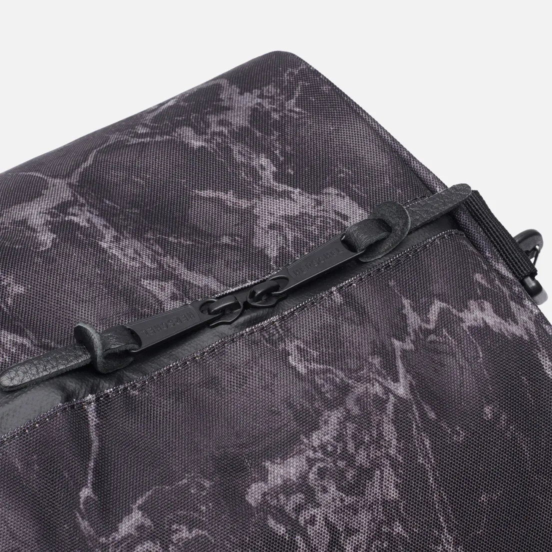 Herschel Supply Co. Дорожная сумка Novel