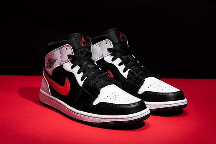 Air Jordan 1 Mid Black/Chile Red/White