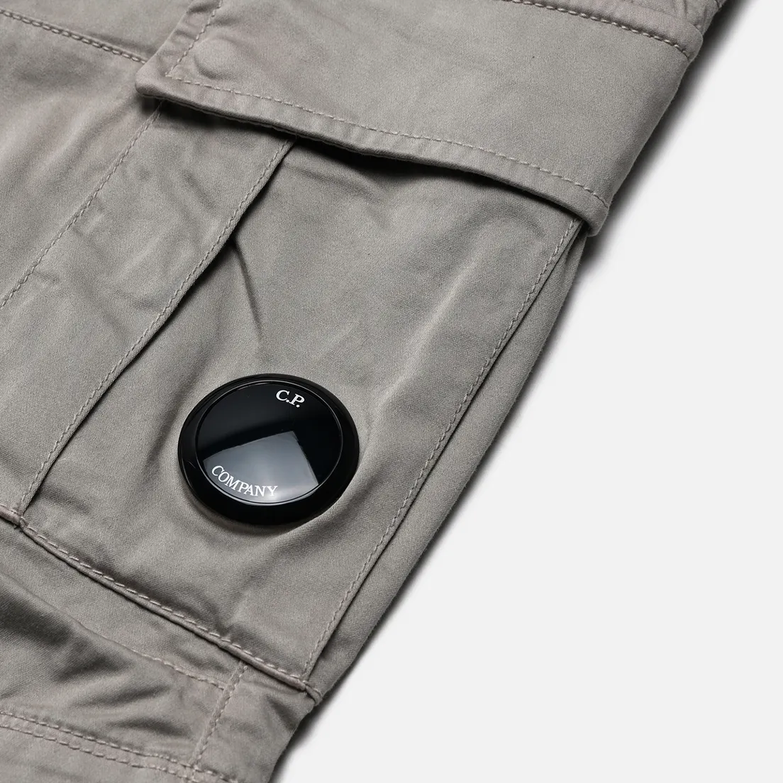 C.P. Company Мужские шорты Stretch Sateen Cargo Lens Detail