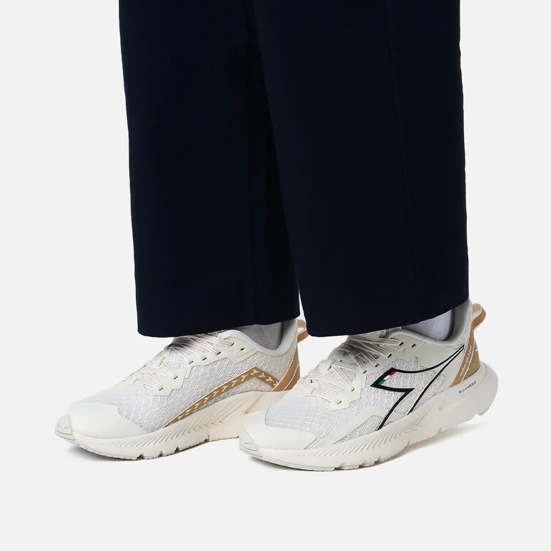 Diadora Женские кроссовки Mythos Blushield Volo 3 Gold