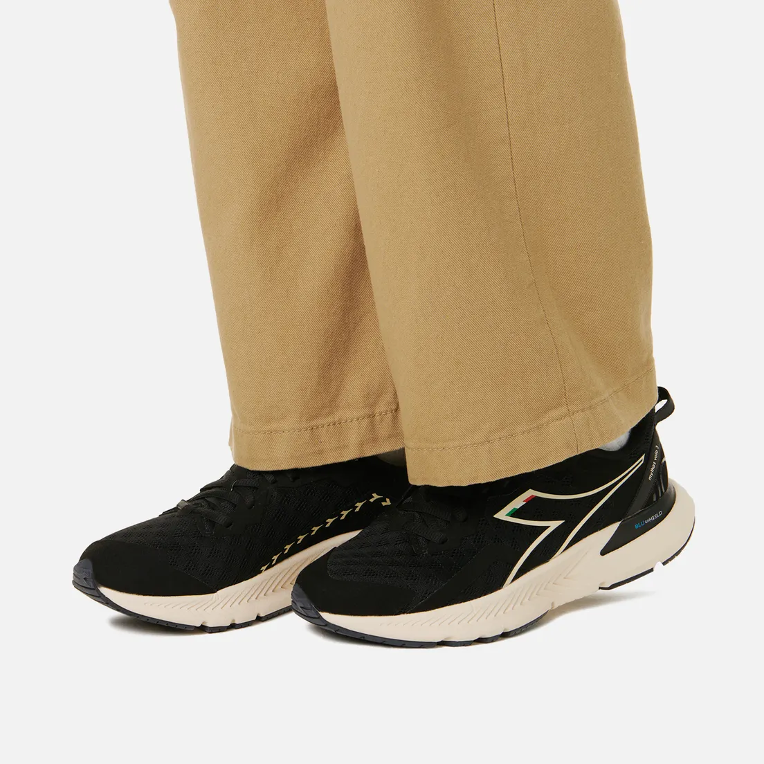 Diadora Женские кроссовки Mythos Blushield Volo 3