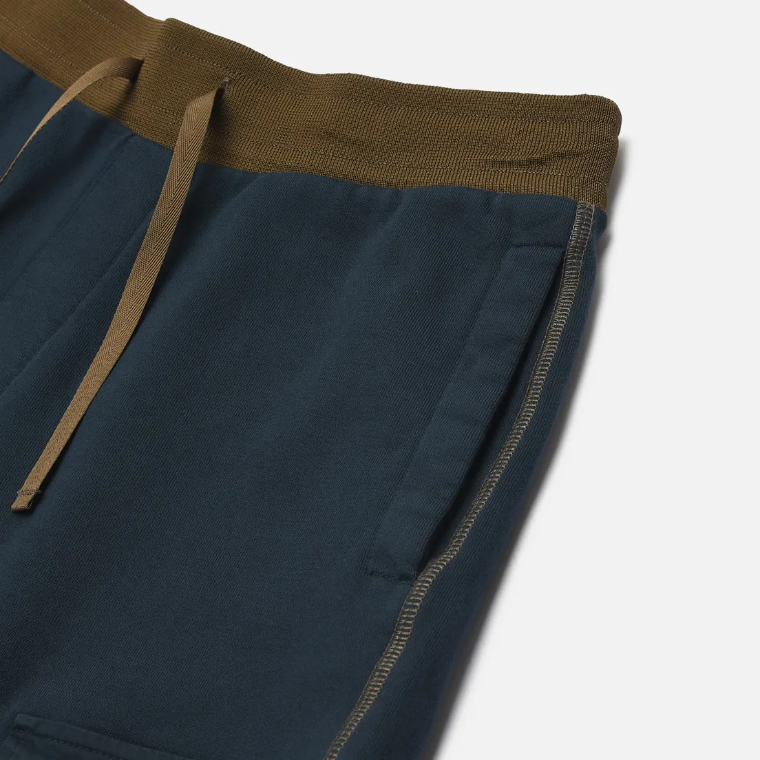 C.P. Company Мужские шорты Diagonal Fleece Mixed Cargo Regular Fit