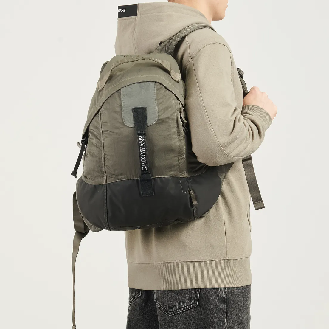 C.P. Company Рюкзак Nylon B Rounded Embroidered Logo