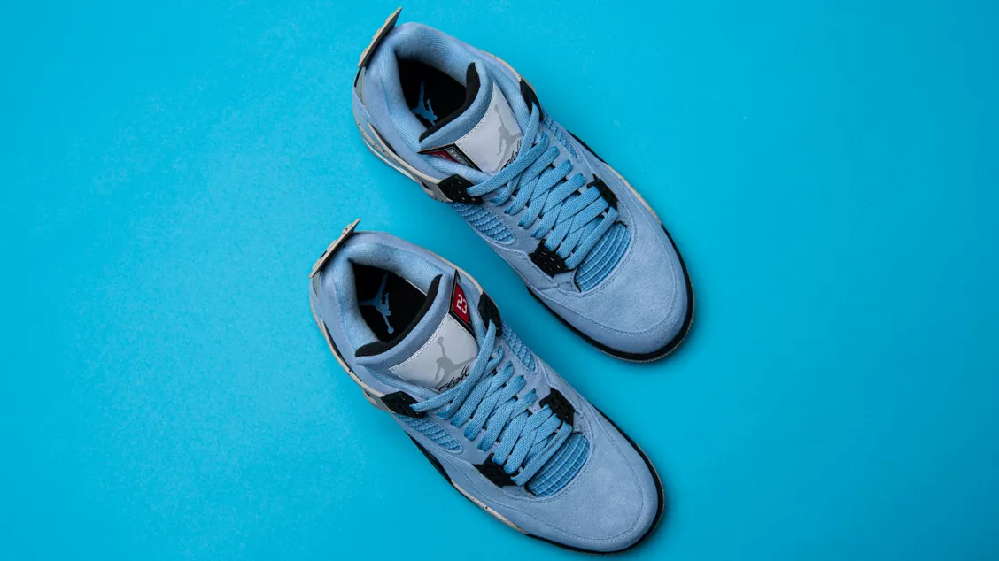 Air Jordan 4 Retro University Blue: нежная цветовая гамма