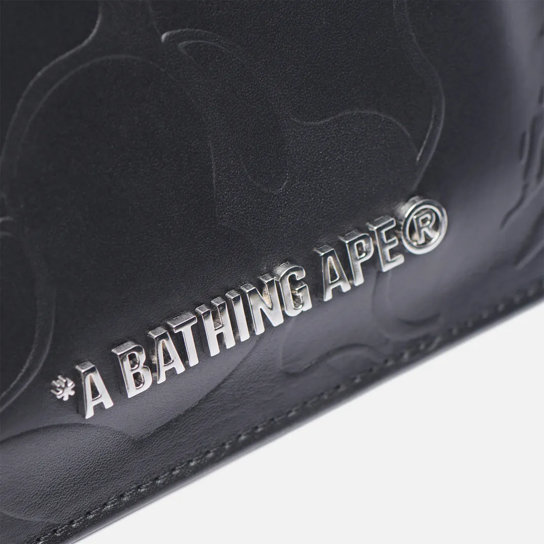 A Bathing Ape Кошелек Solid Camo Leather Pouch
