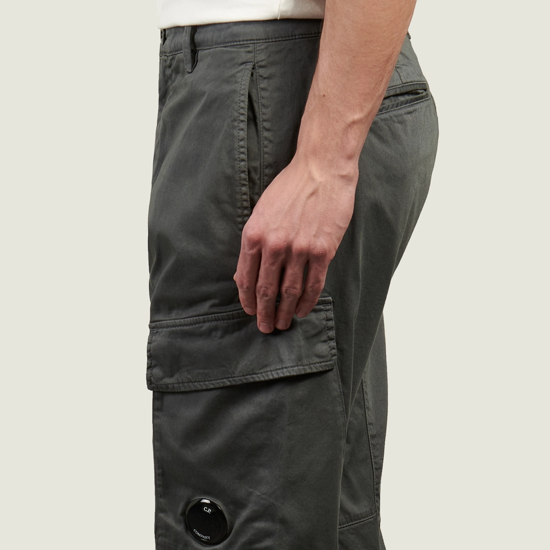 C.P. Company Мужские брюки Stretch Sateen Ergonomic Side Pockets Cargo 