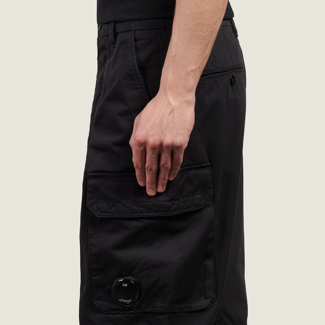 C.P. Company Мужские брюки Cotton Gabardine Loose Fit Cargo