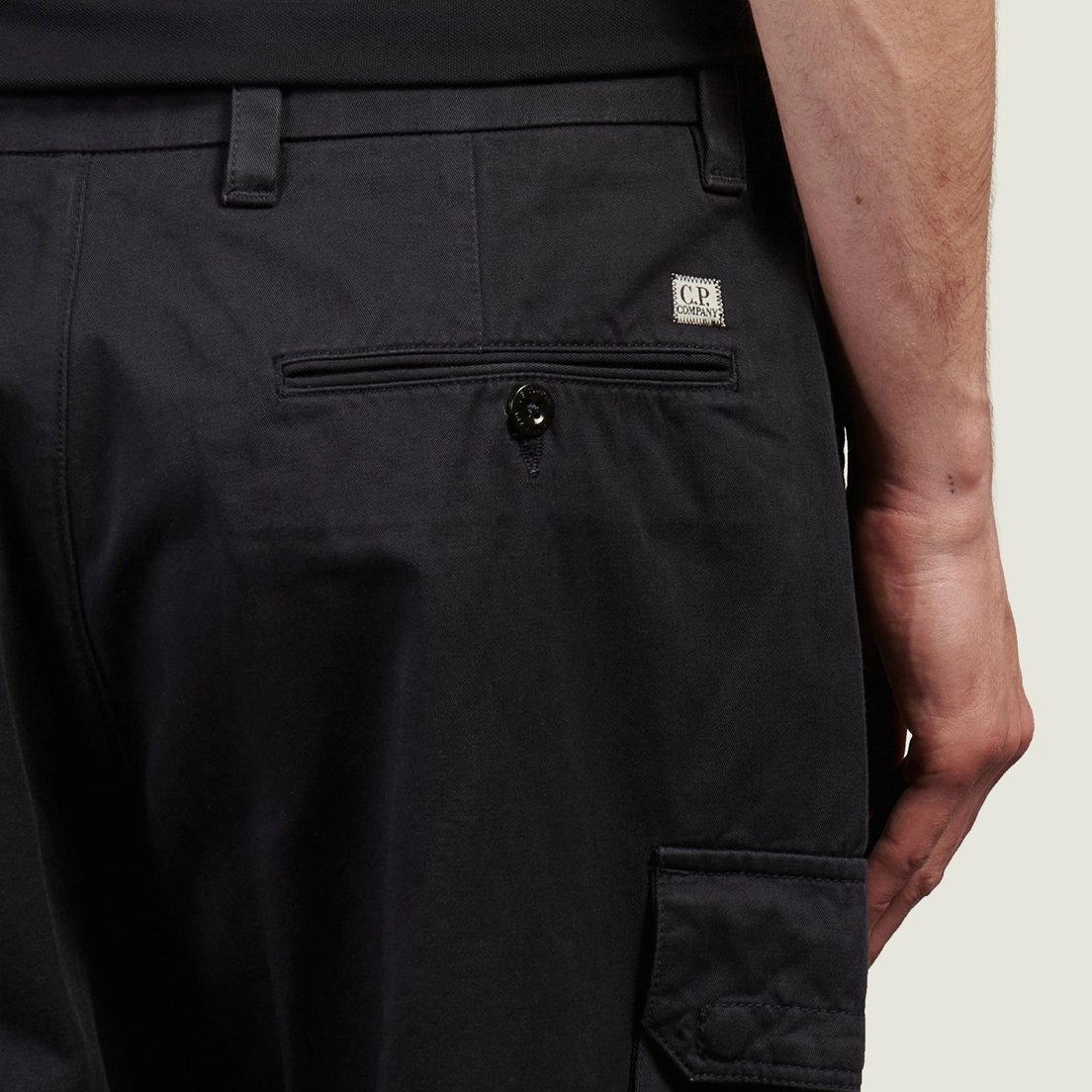 C.P. Company Мужские брюки Cotton Gabardine Loose Fit Cargo