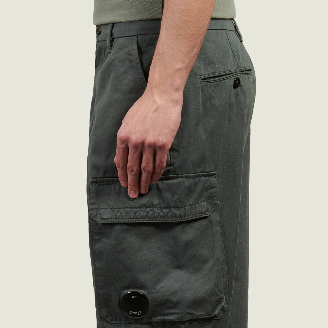 C.P. Company Мужские брюки Cotton Gabardine Loose Fit Cargo