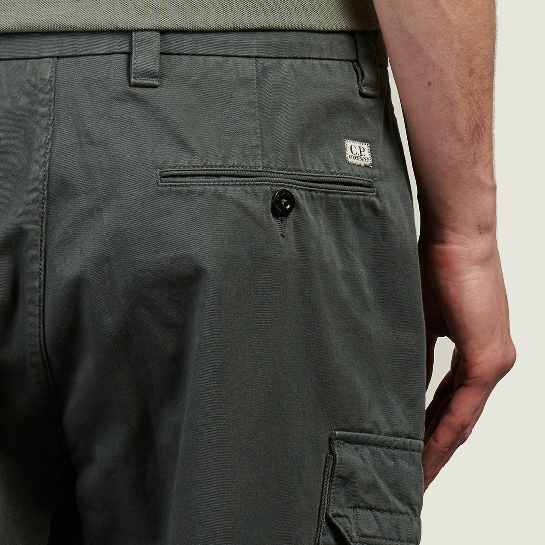 C.P. Company Мужские брюки Cotton Gabardine Loose Fit Cargo