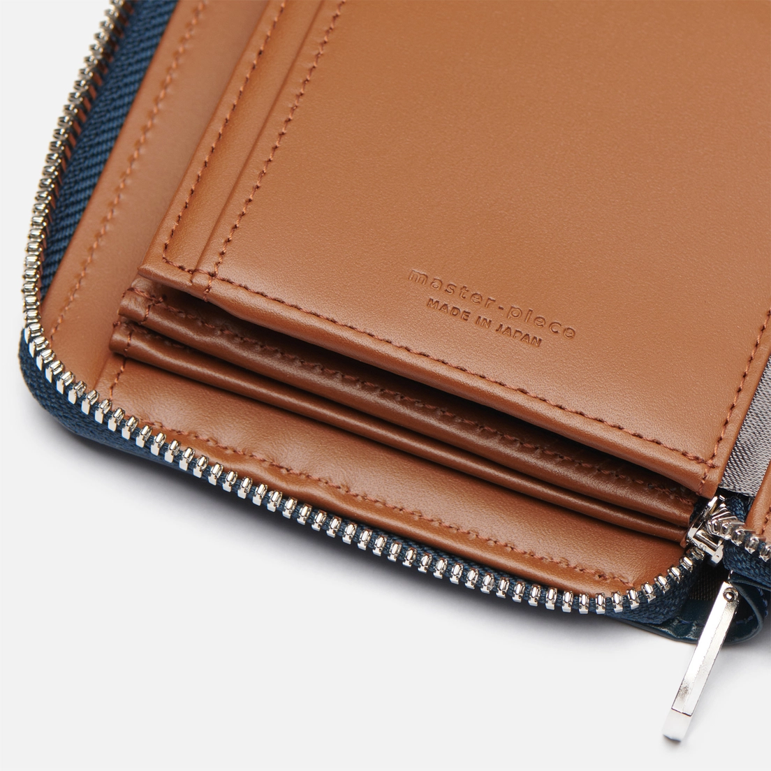 Master-piece Кошелек Notch Leather Round Zipper