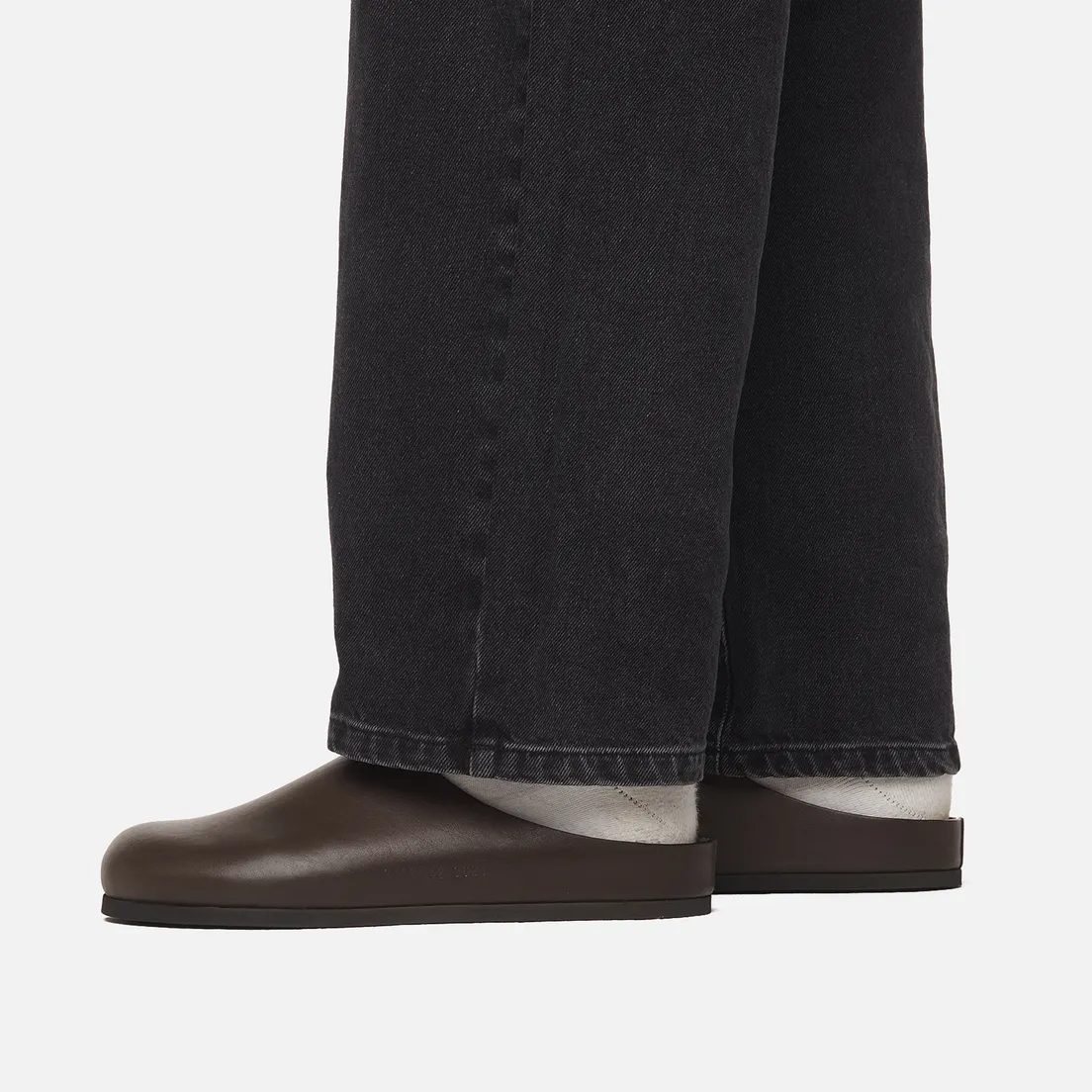 Common Projects Мужские сандалии Clog Leather