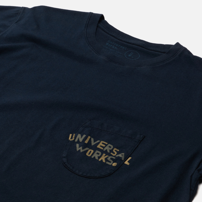 Мужская футболка Universal Works, цвет синий, размер XL 25611-DEEP BLUE Print Pocket Organic Jersey - фото 2