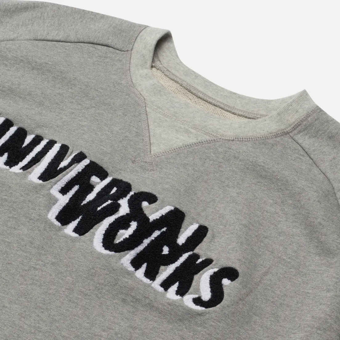 Universal Works Мужская толстовка Embroidered Mr K Crew Marl Fleece
