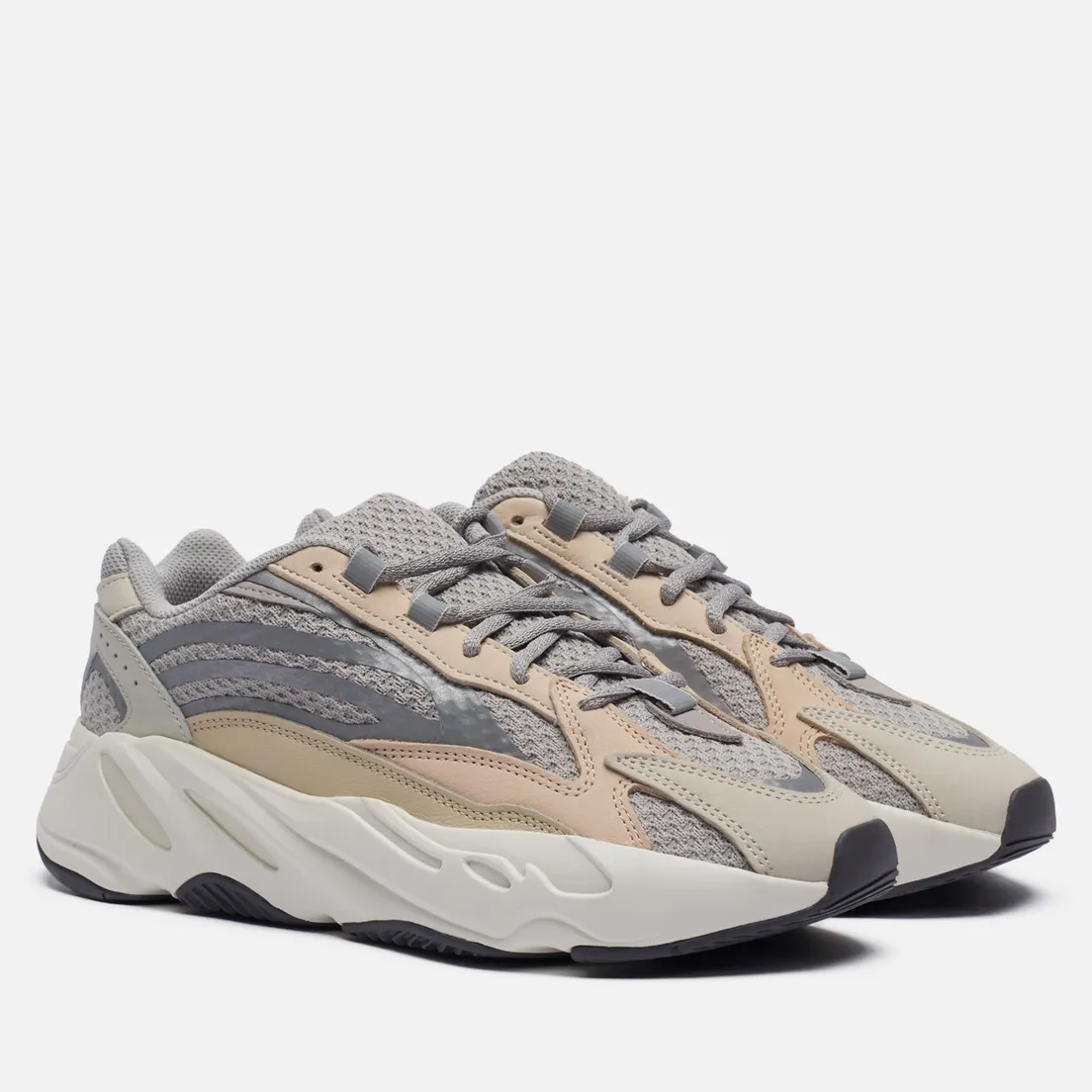 adidas Originals Кроссовки YEEZY Boost 700 V2