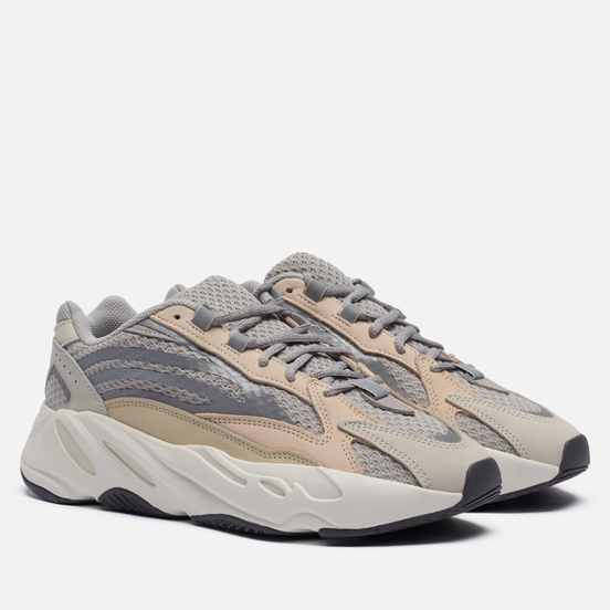 Кроссовки adidas Originals YEEZY Boost 700 V2 Cream/Cream/Cream