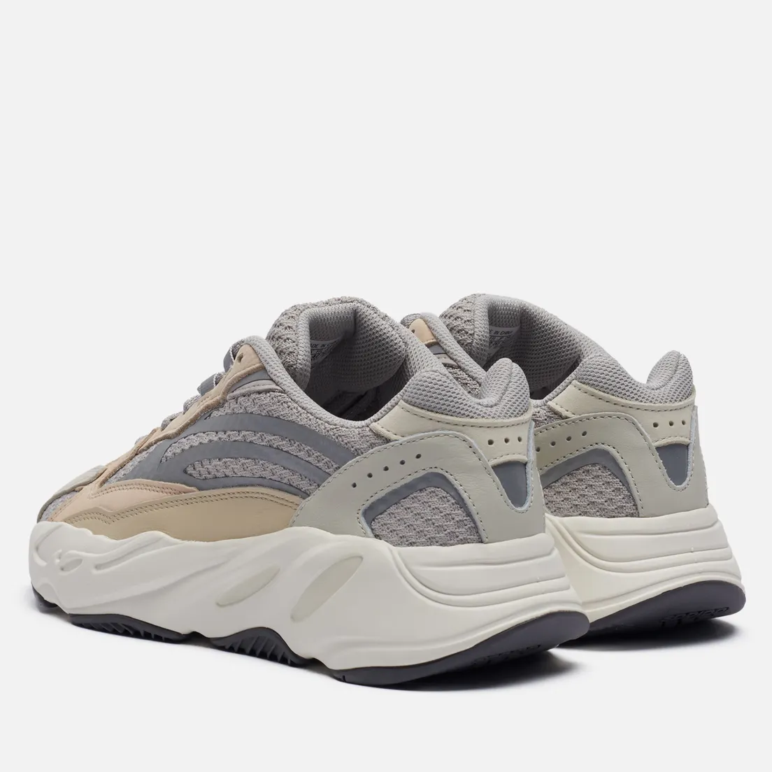 adidas Originals Кроссовки YEEZY Boost 700 V2
