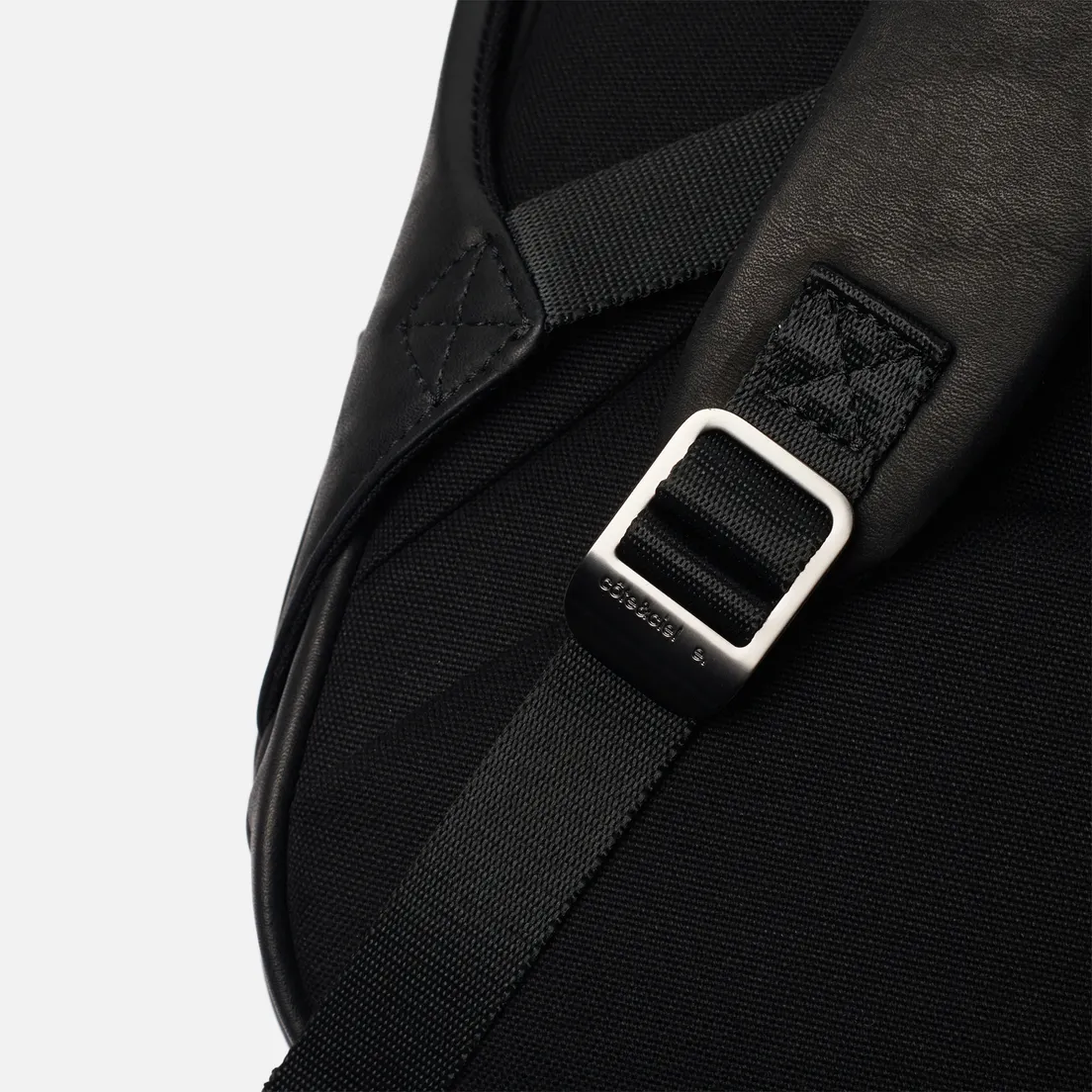 Cote&Ciel Рюкзак Isar Small Alias Cowhide Leather