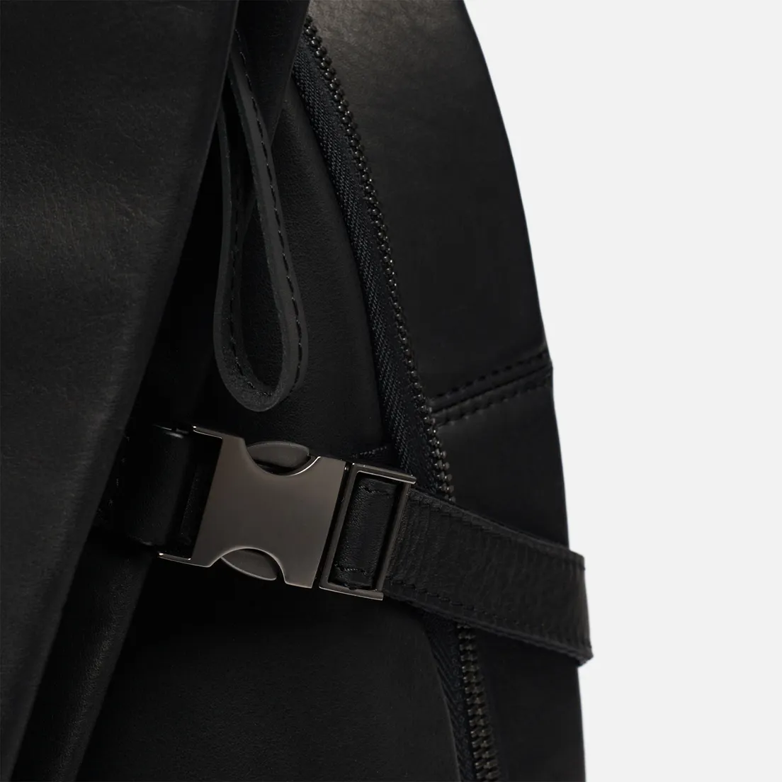 Cote&Ciel Рюкзак Isar Small Alias Cowhide Leather