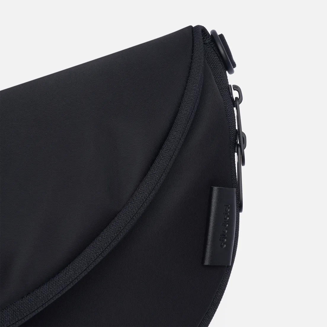 Cote&Ciel Сумка Hala Small Sleek