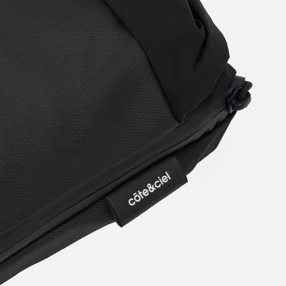 Cote&Ciel Дорожная сумка Mini Duffle Smooth Black