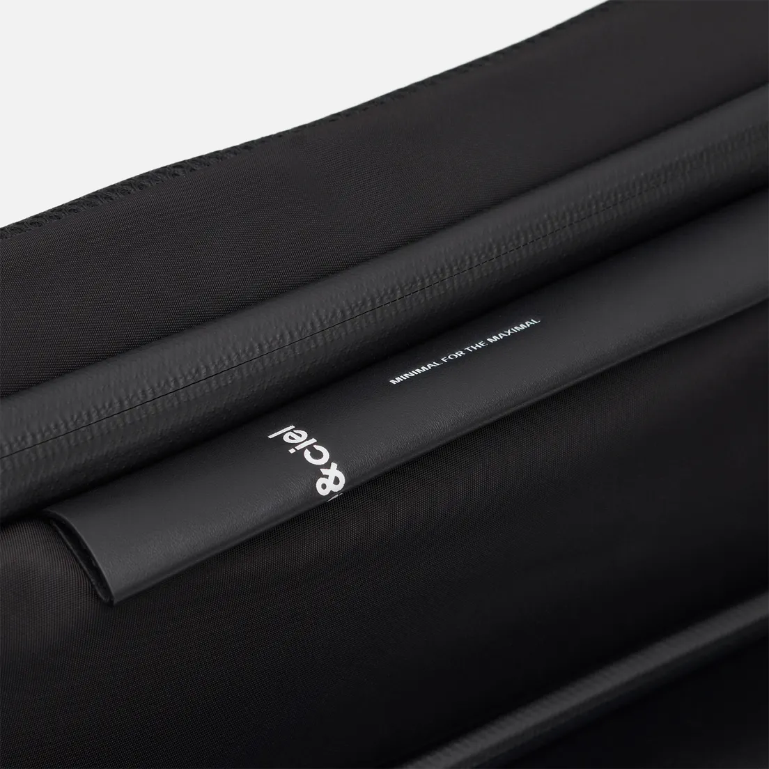 Cote&Ciel Сумка на пояс Isarau Large Sleek