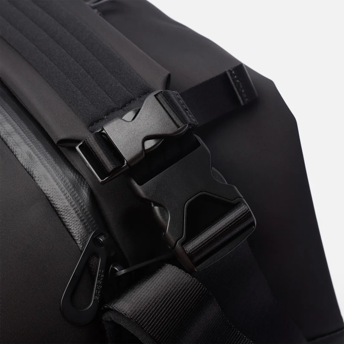 Cote&Ciel Дорожная сумка Sanna Sleek