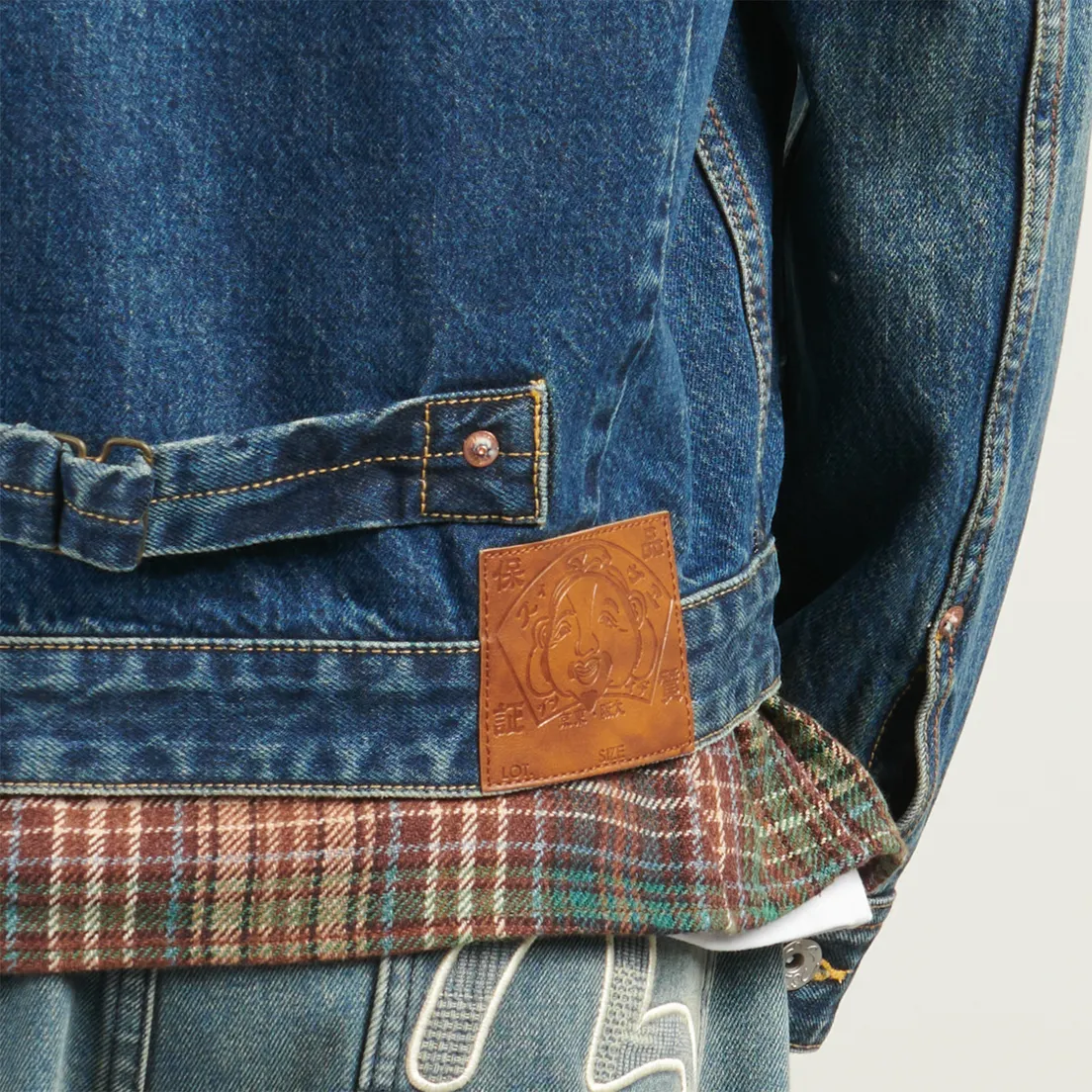 Evisu Мужская джинсовая куртка Distressed Seagull Print & Frayed Logo Patch Embroidery Denim