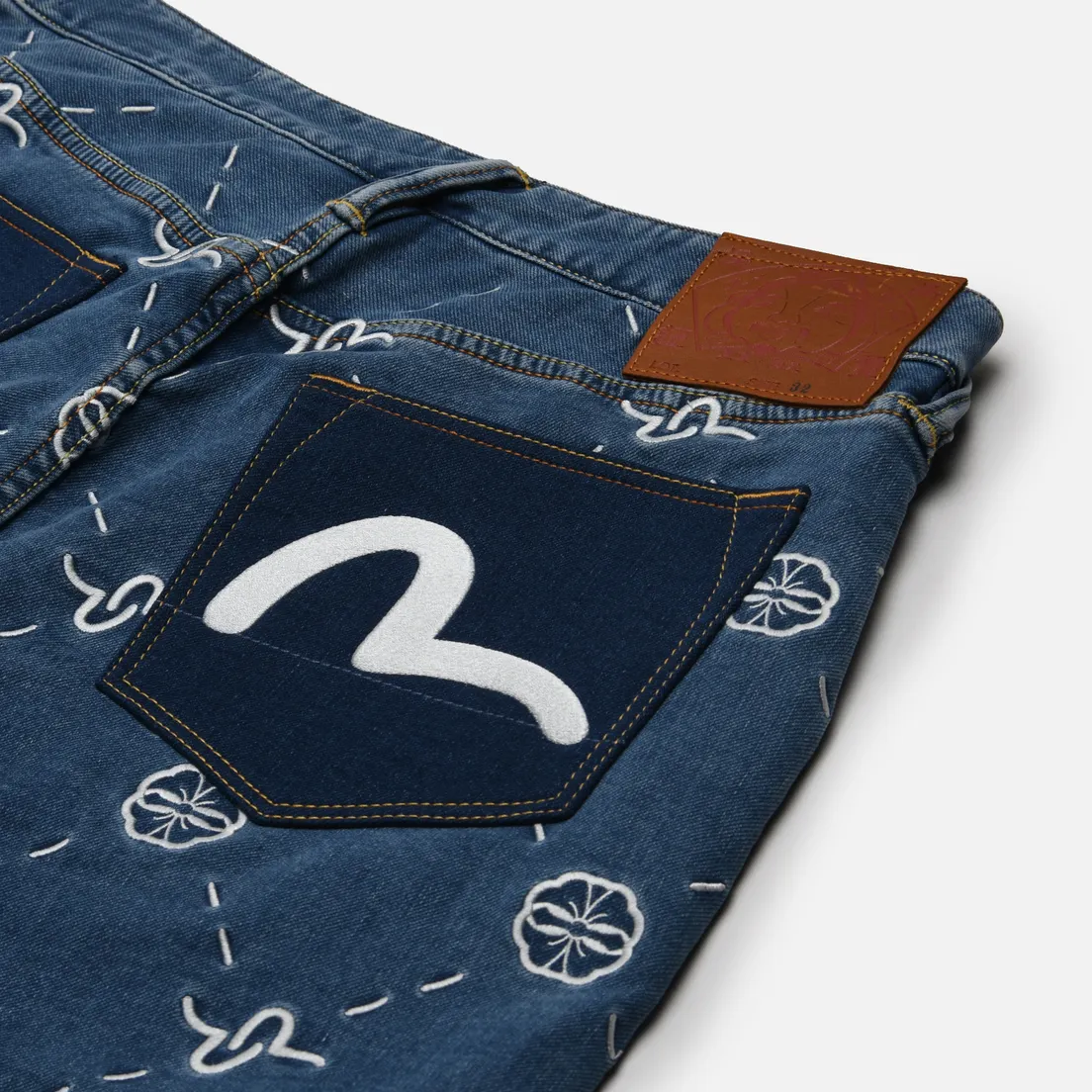 Evisu Мужские джинсы Heritage Monogram All Over Embroidered Denim Jogger