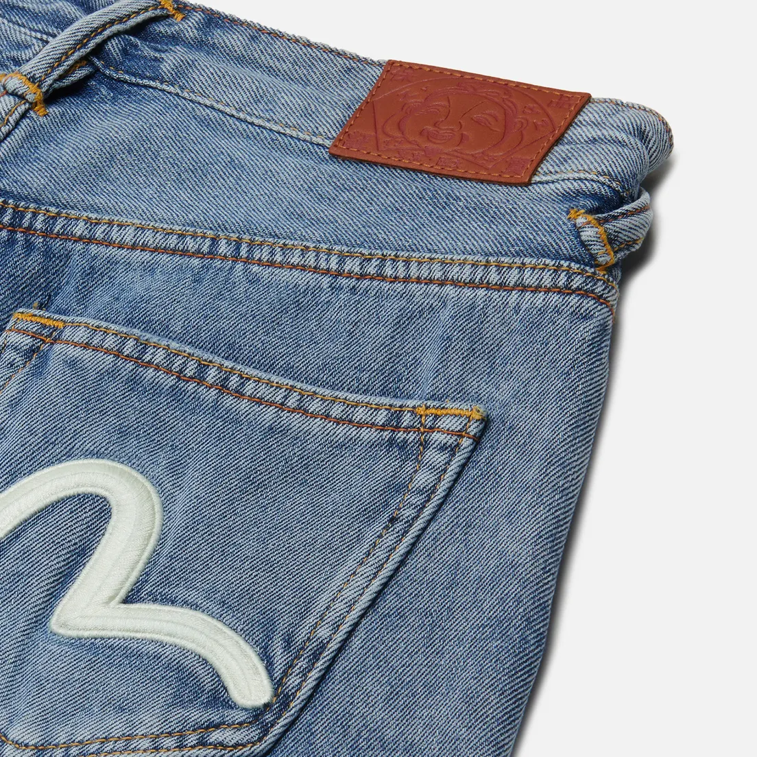 Evisu Женские шорты Cat & Seagull Embroidered Denim