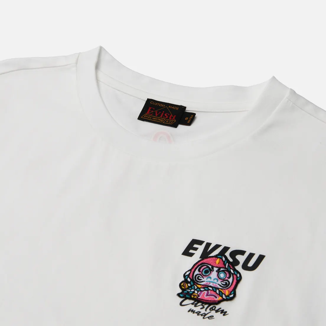 Evisu Женская футболка Daruma Embroidered Badge Boyfriend