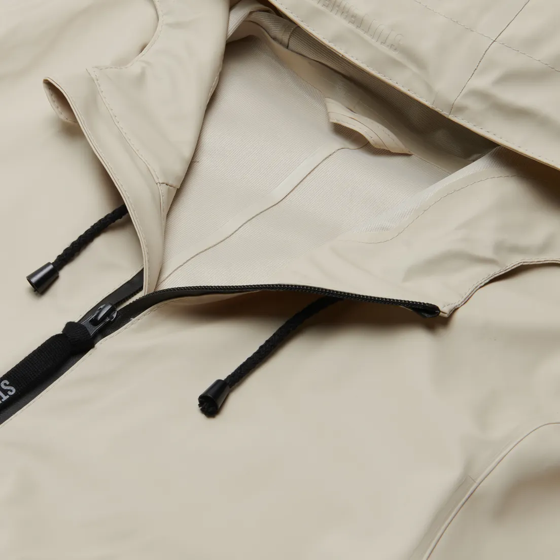 Stutterheim Женская куртка дождевик Mosebacke Long Zip Lightweight