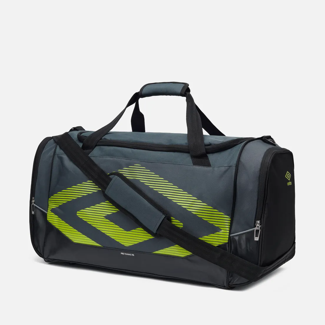 Umbro Дорожная сумка Pro Training 2.0 Medium Holdall