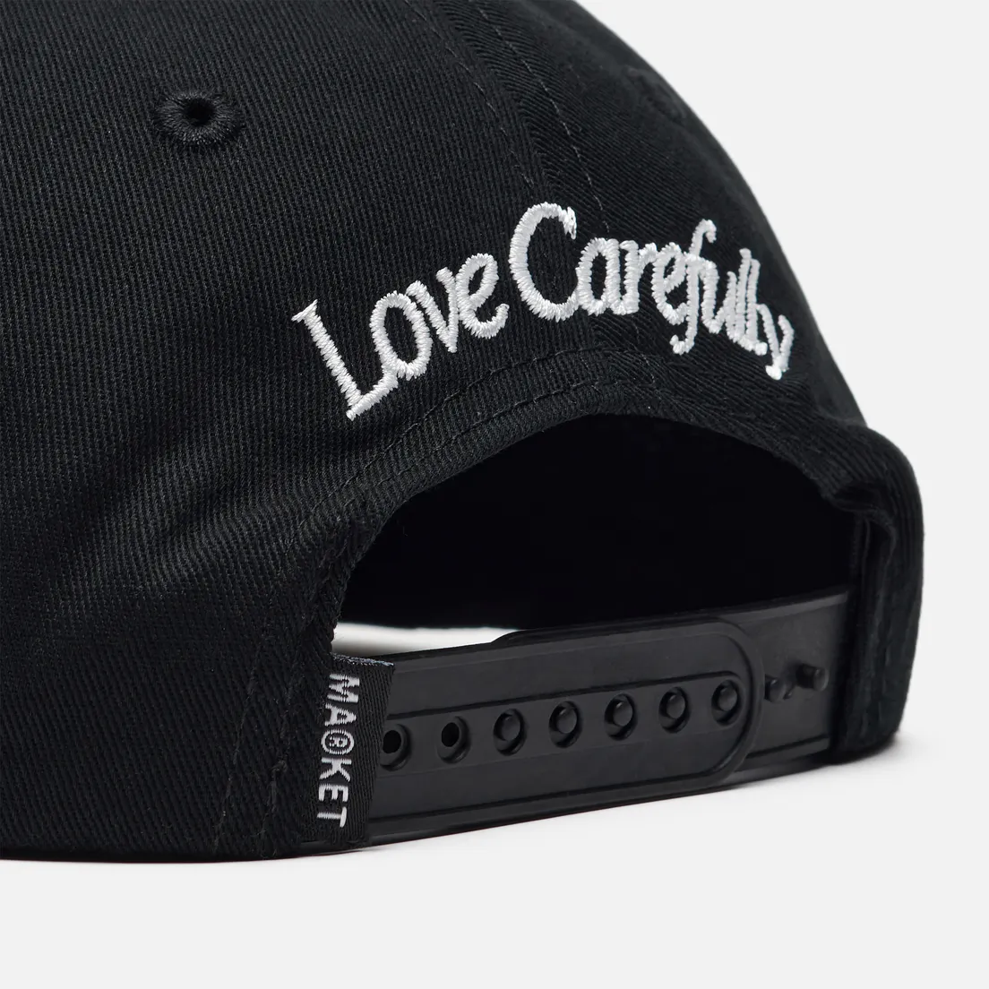MARKET Кепка V-Day Fragile 6 Panel