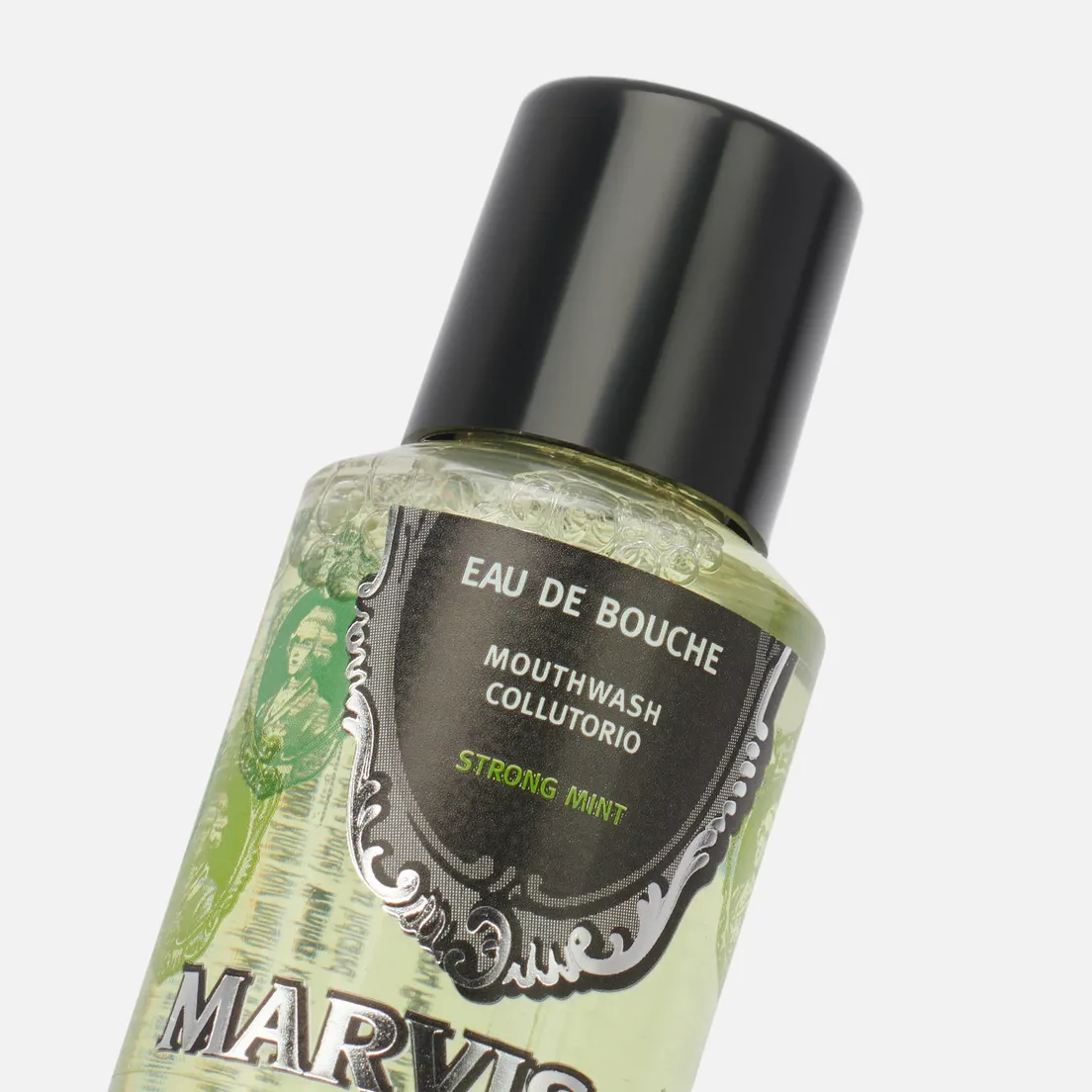 Marvis Дорожный набор Medium Nylon Toothbrush & Classic Strong Mint & Conditioner-Concentrate