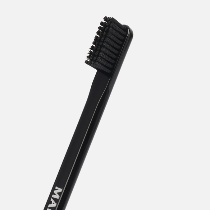 Дорожный набор Marvis, цвет чёрный, размер UNI 411263 Medium Nylon Toothbrush & Classic Strong Mint & Conditioner-Conc - фото 4