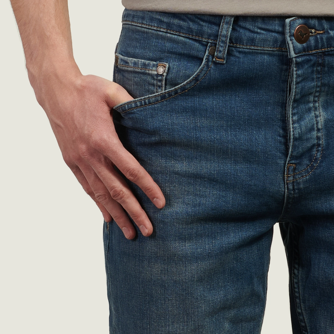 Weekend Offender Мужские джинсы 444 Easy Fit