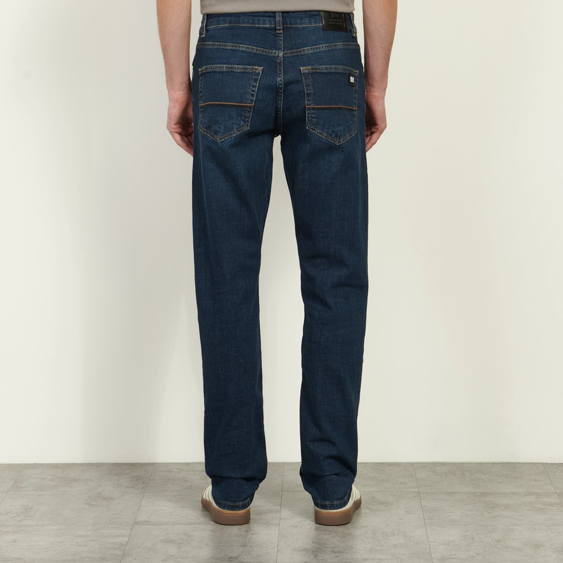 Weekend Offender Мужские джинсы 444 Tapered Fit