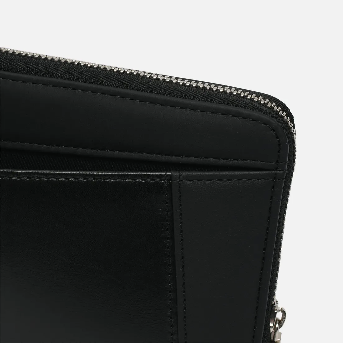 Master-piece Кошелек Essential Leather Round Zipper