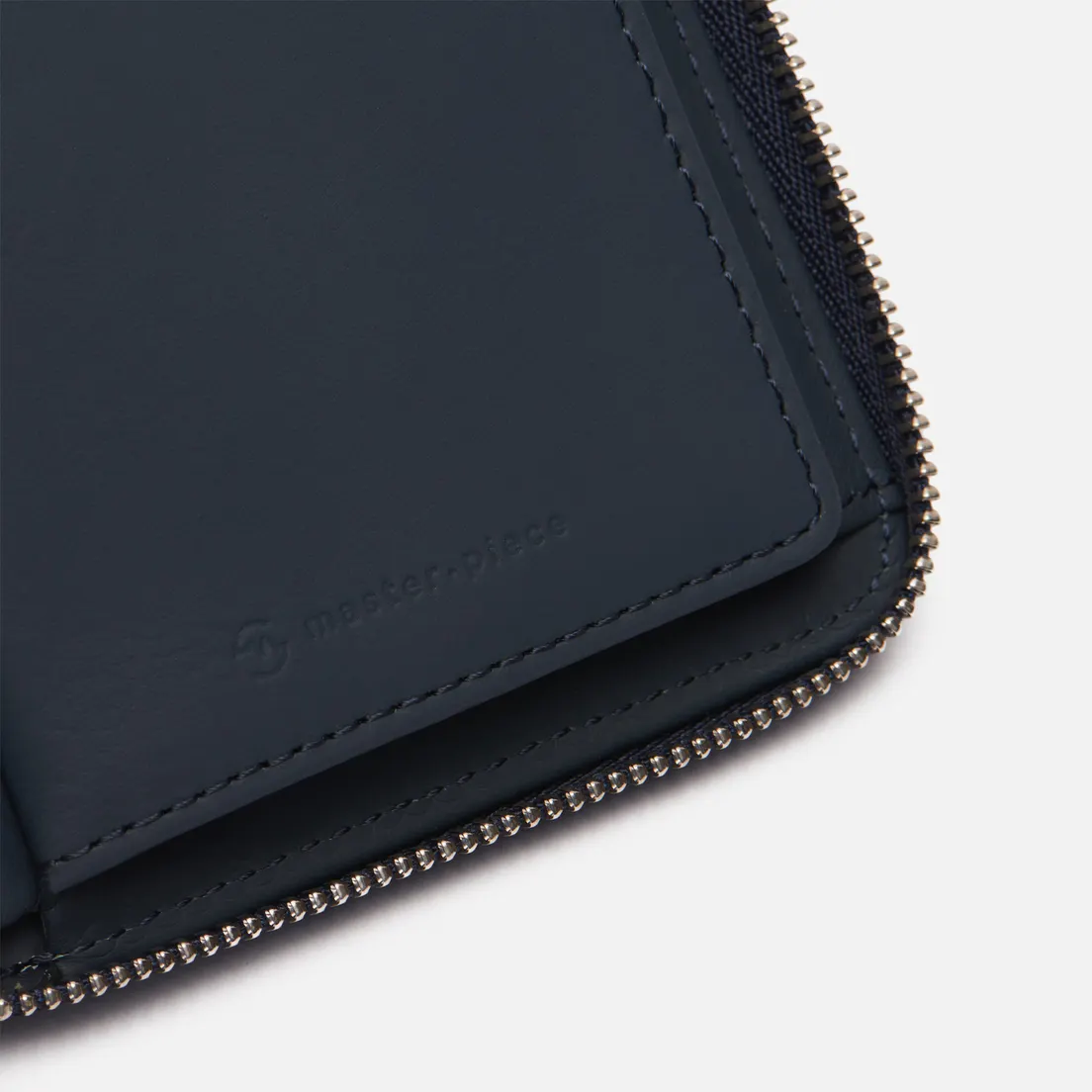 Master-piece Кошелек Essential Leather Middle