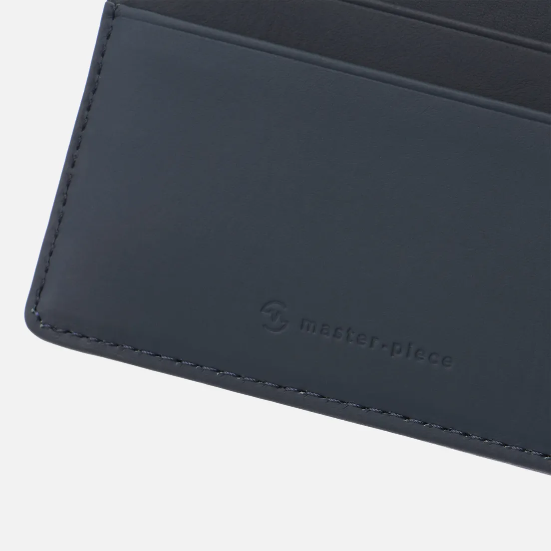 Master-piece Кошелек Essential Leather Billfold Middle