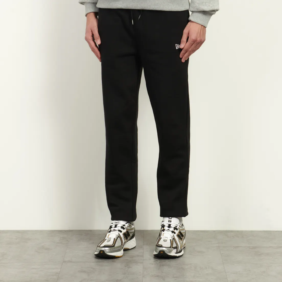 New Era Мужские брюки Essential Joggers