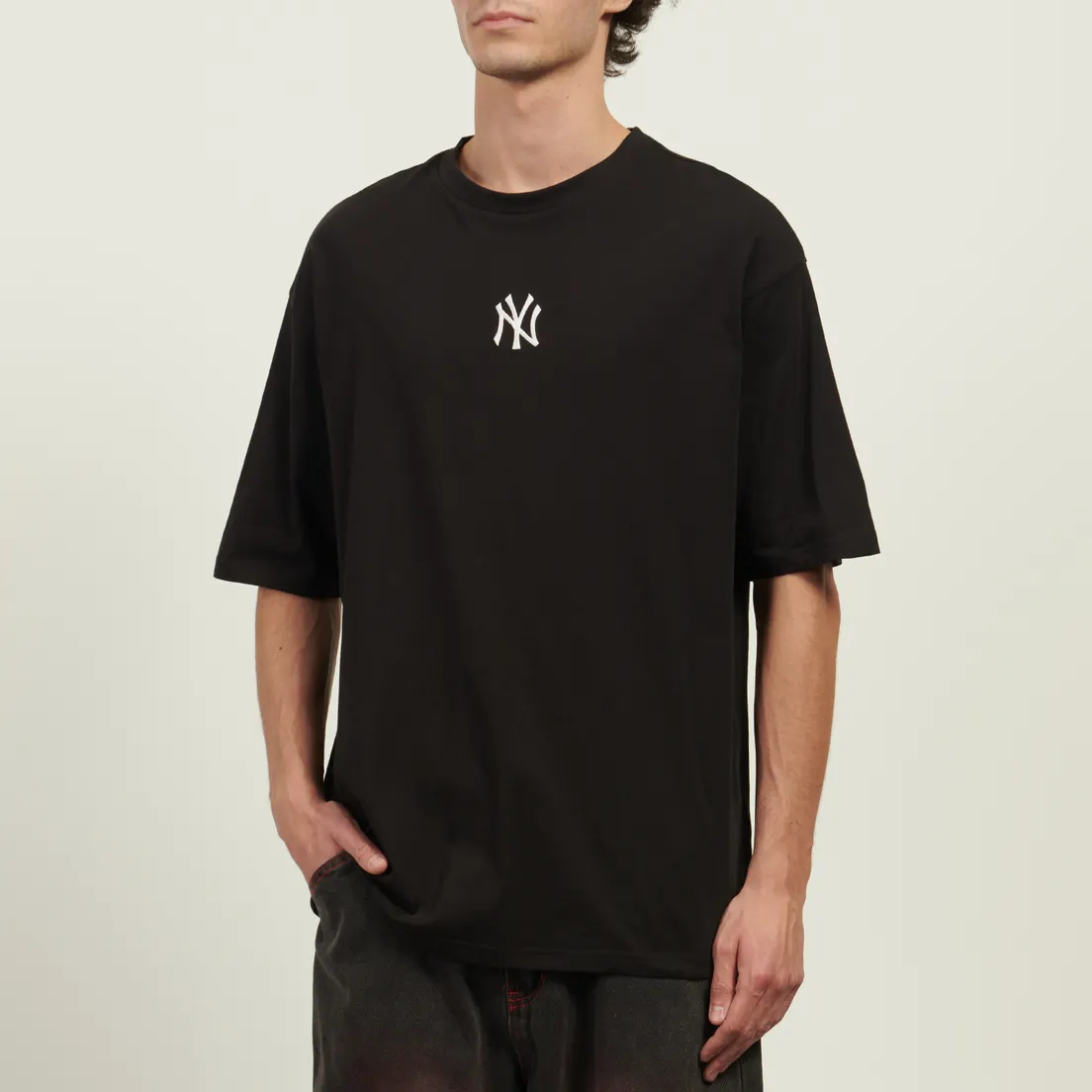 New Era Мужская футболка MLB NY Yankees Essential Oversized