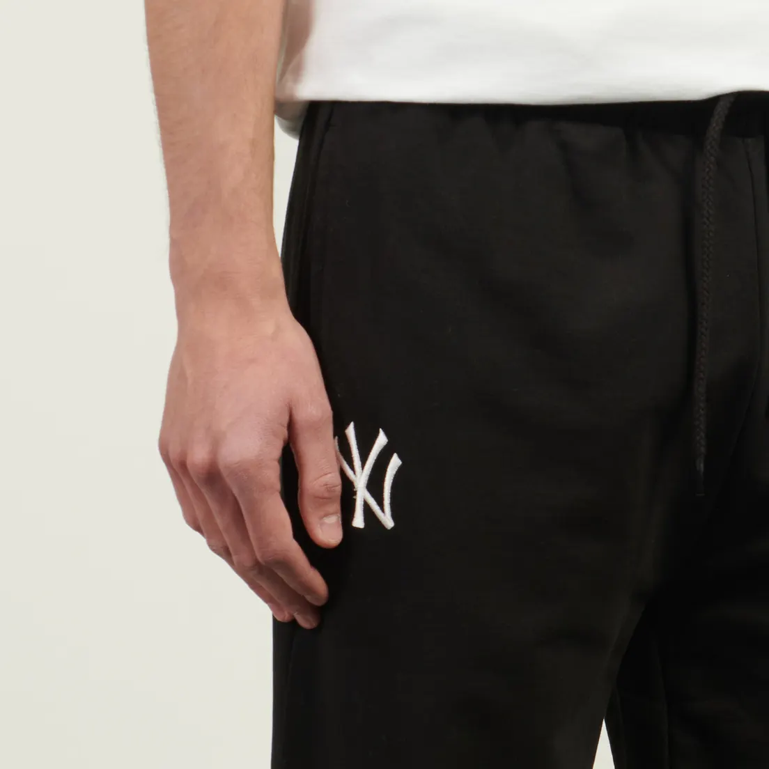 New Era Мужские брюки MLB NY Yankees Essential Joggers